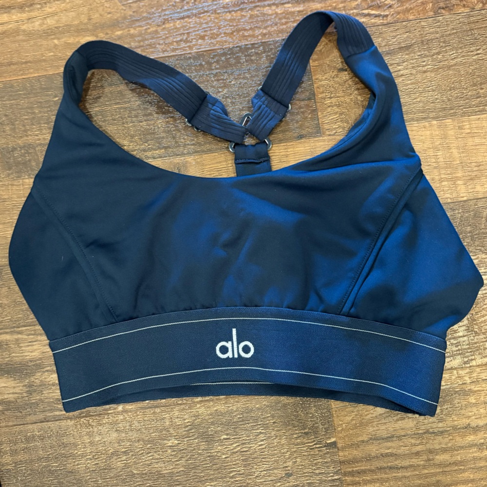 ALO Yoga Navy airlift bra and leggings - Picture 3 of 5